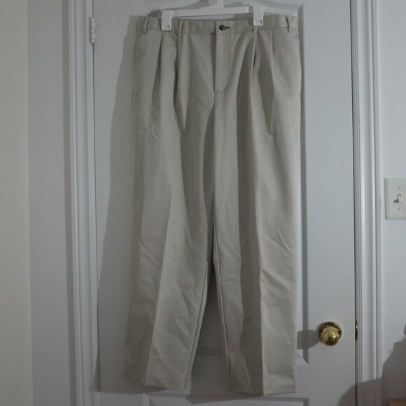 Tommy Hilfiger Classic Beige Chinos logo Size 38x30 - Picture 2 of 10